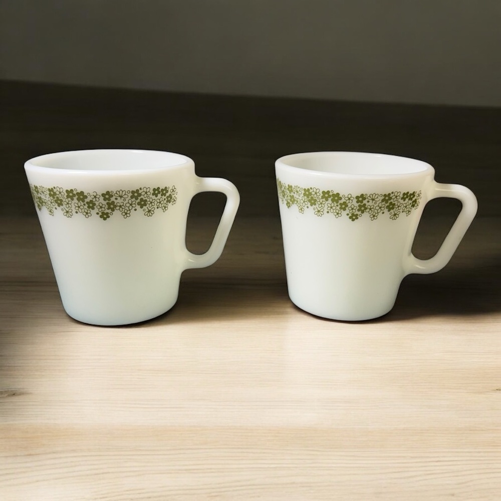 Pyrex Spring Blossom Milk Glass Coffee Mugs Cups Set Of 2 Crazy Daisy Vintage